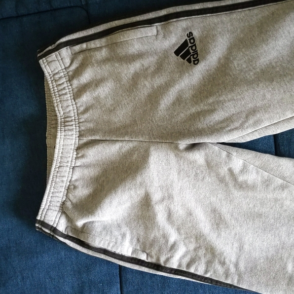 Women's grey Adidas joggers XS - Picture 2 of 4